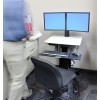 Ergotron Workfit-C Sitz und Steh Rollwagen für Dual Monitore